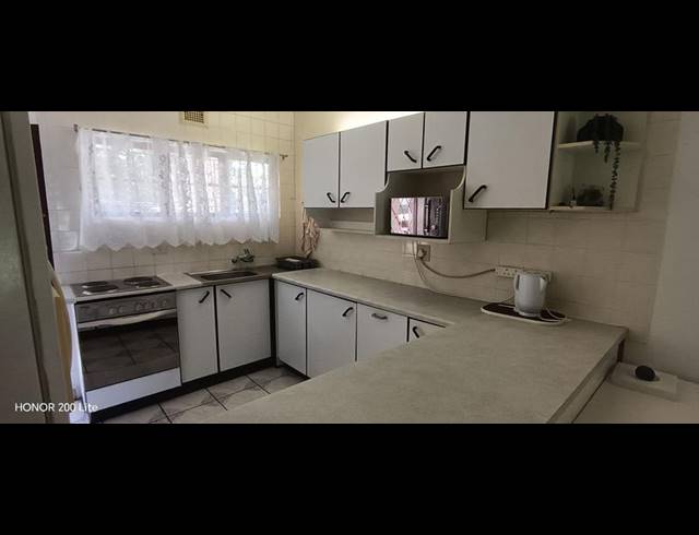 2 BEDROOM APARTMENT FOR SALE IN RENNIES BEACH